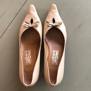 Salvatore Ferragamo nude kitten heels size 9.5